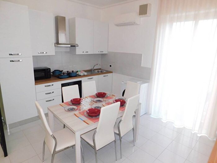 Appartamento trilocale in affitto in Via dellEucalipto, San Luigi Archimede, Ragusa