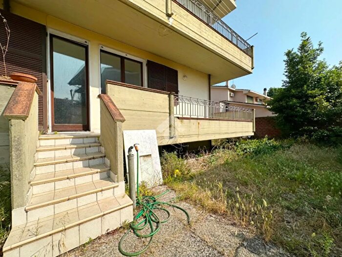 Casa con 5 locali in vendita in Via Ferdinando Micheli, Carrara