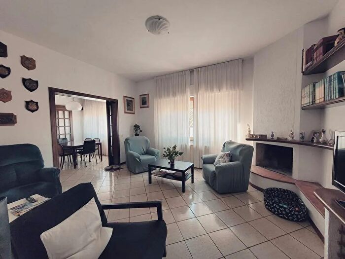 Appartamento trilocale in vendita in Pietrasanta