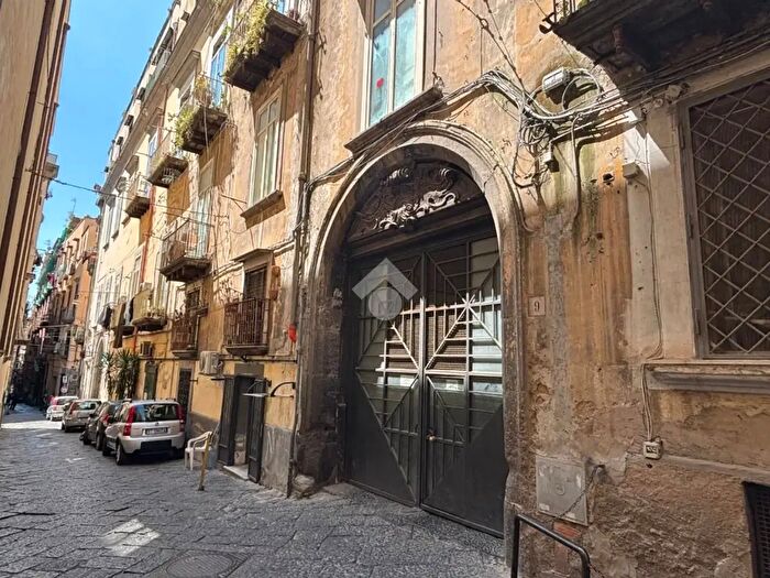 Appartamento trilocale in vendita in Vico San Gaudioso, Napoli