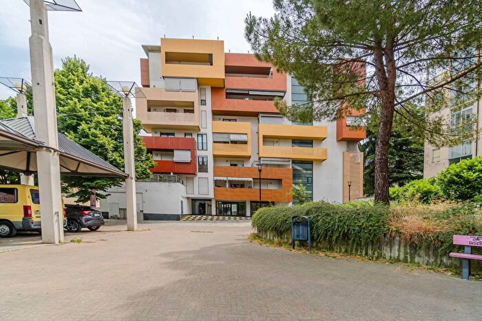 Appartamento con 6 locali in vendita in Piazza Fratelli Cervi, Rivoli