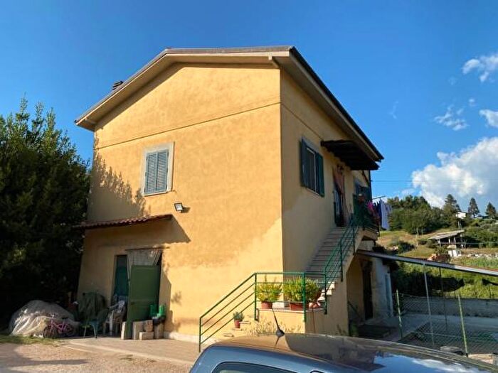 Casa quadrilocale in vendita in Via Roma, Lariano