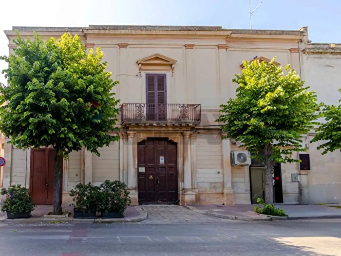 Appartamento con 5 locali in vendita in Viale Giovanni XXIII, Bitonto