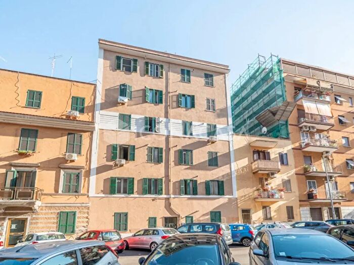 Appartamento trilocale in vendita in Via Giuseppe dalla Vedova, Roma
