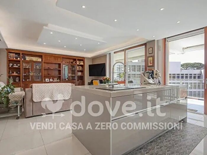 Appartamento quadrilocale in vendita in Viale Colli Aminei, Napoli