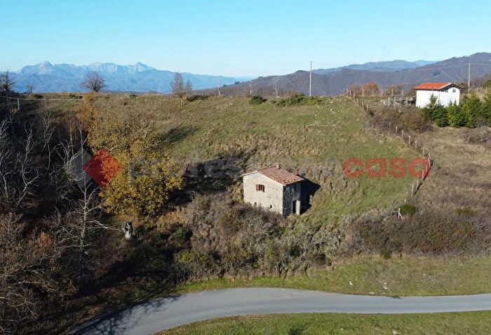Casa trilocale in vendita in Località Colle a Serra Snc, Bagni Di Lucca