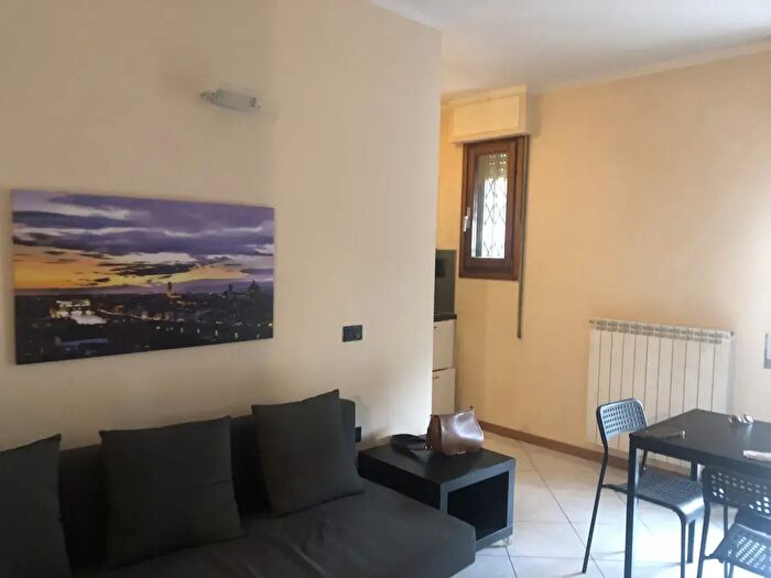 Appartamento trilocale in affitto in Via del Bronzino, Firenze