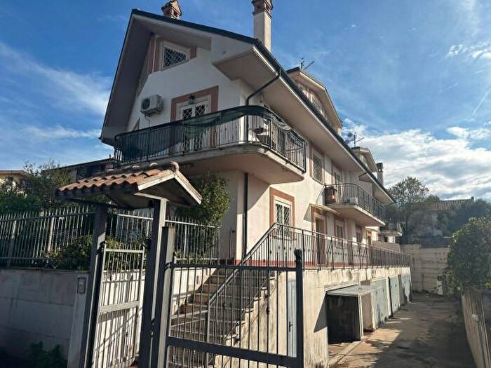 Appartamento bilocale in vendita in Via Palombarese, SantAngelo Romano