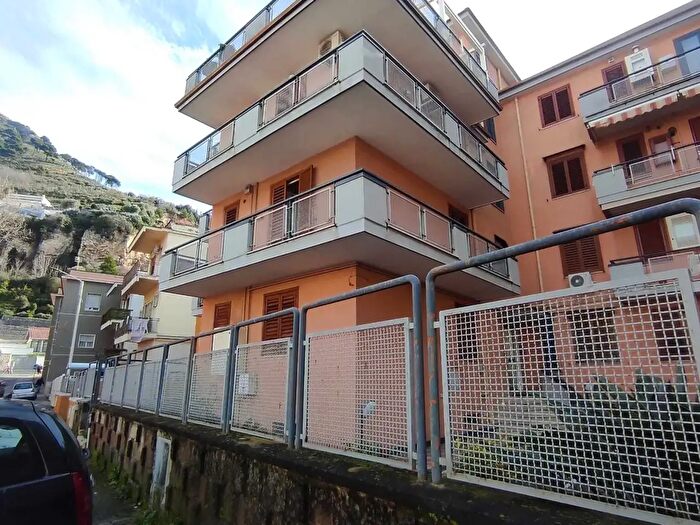 Appartamento con 10 locali in vendita in Via Rivo Cerola, Sarno