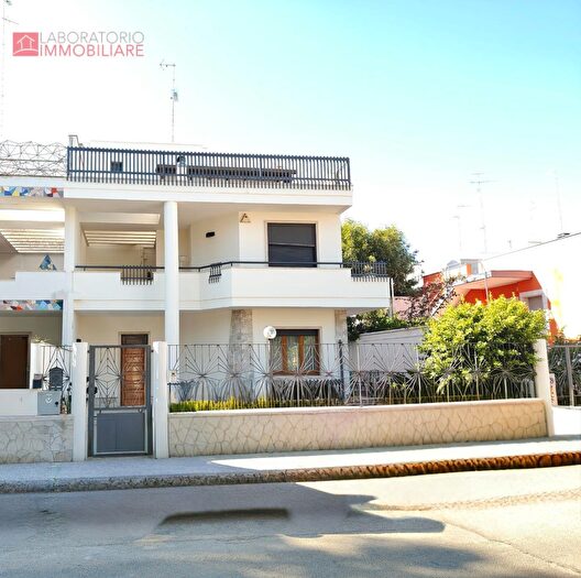 Casa quadrilocale in vendita in Lecce