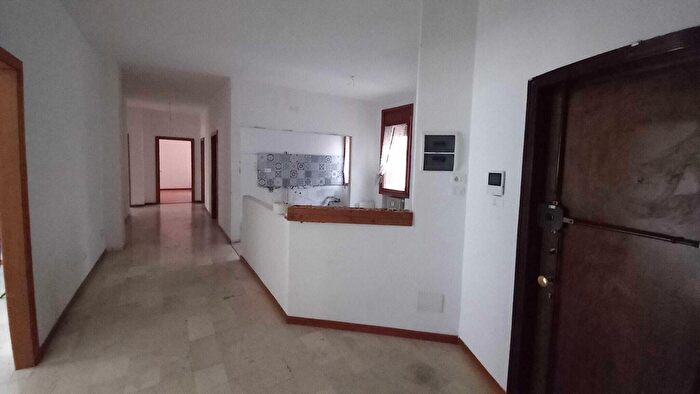 Appartamento con 7 locali in vendita in Piazza Malatesta, Rimini