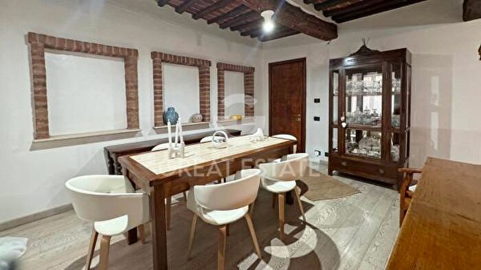 Appartamento con 6 locali in vendita in Citta Della Pieve