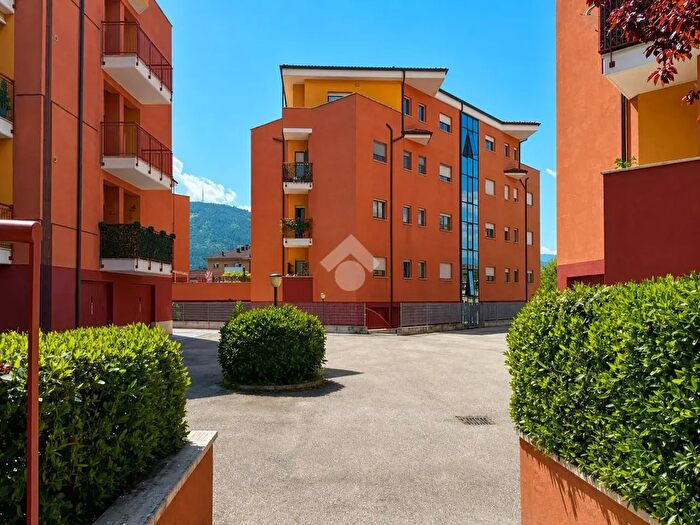 Appartamento trilocale in vendita in Via degli Aragonesi, LAquila