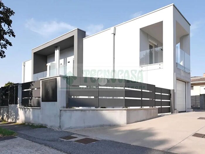 Casa quadrilocale in vendita in Rudiano