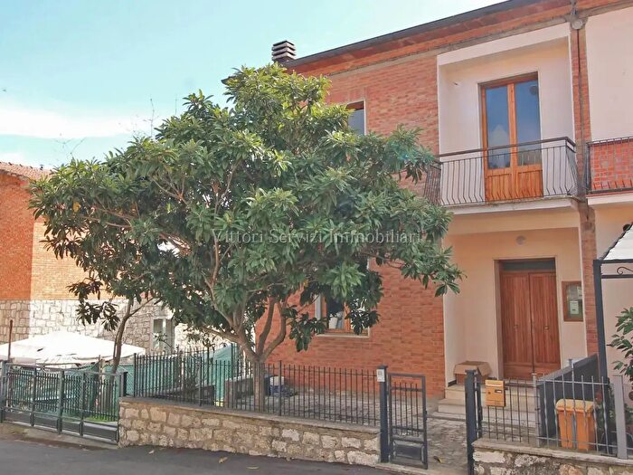 Casa quadrilocale in vendita in Via Giuseppe di Vittorio, Torrita Di Siena