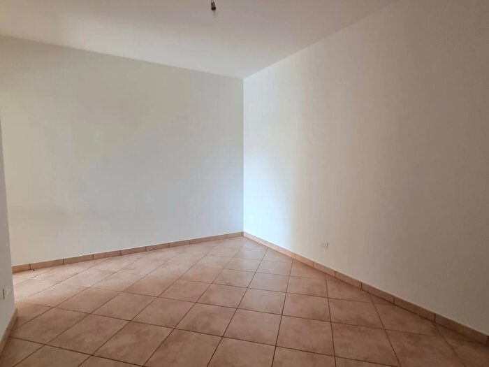 Casa bilocale in vendita in Via della Libertà Lizzanello Italia, Lizzanello