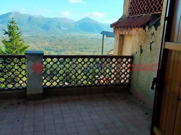 Appartamento bilocale in vendita in Via dell Aurora Snc, Vallinfreda
