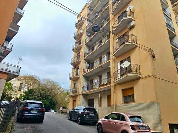 Appartamento trilocale in affitto in Via Fratelli Plutino, Stadio Pontepiccolo, Catanzaro