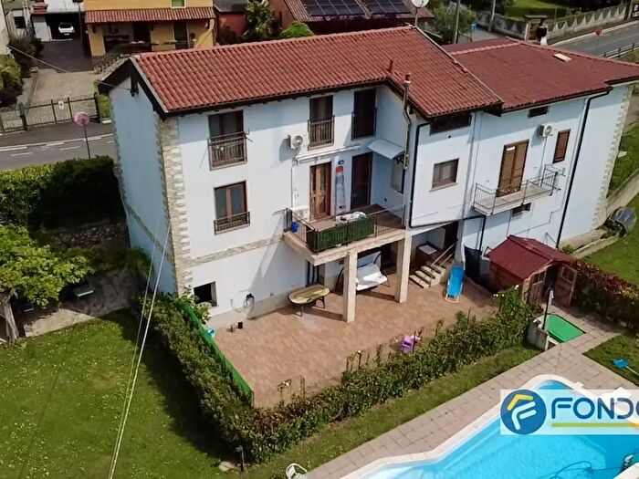 Appartamento trilocale in vendita in Via Cividate, Pontoglio
