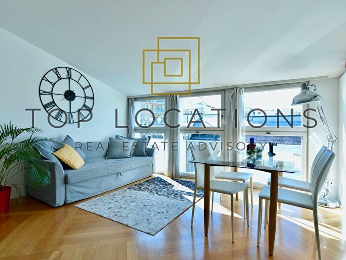 Appartamento bilocale in affitto in Piazza Filippo Meda, Duomo, Milano