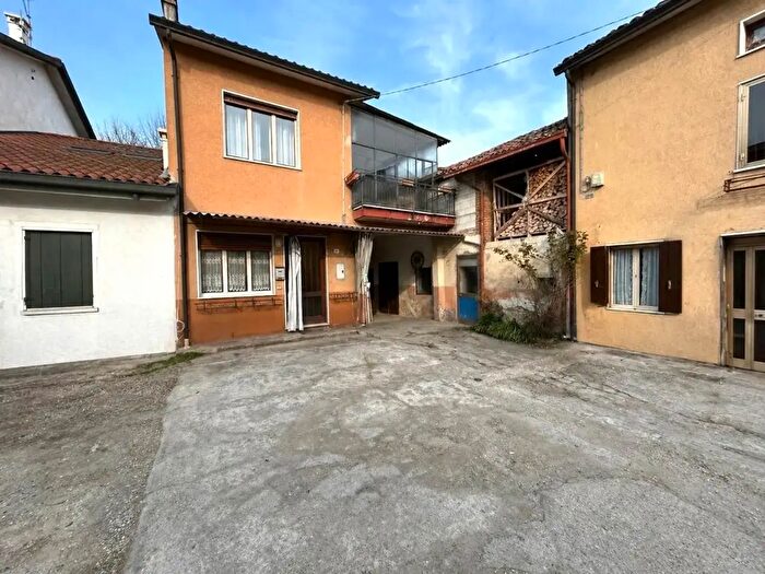 Casa con 6 locali in vendita in Arzignano