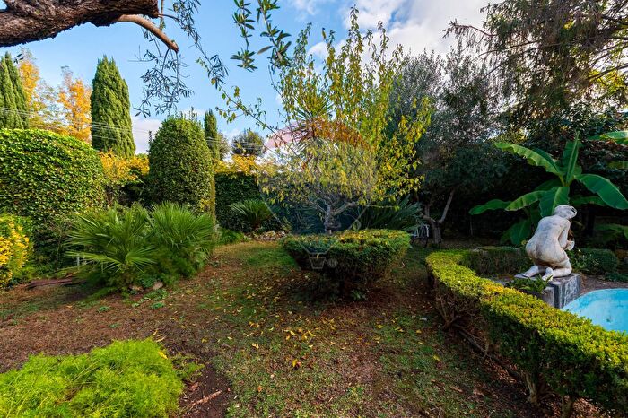 Casa con 10 locali in vendita in Via Ubaldo Comandini, Roma