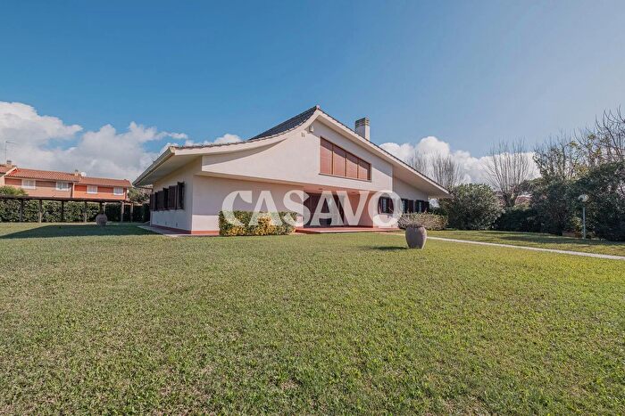 Casa con 7 locali in vendita in Ladispoli