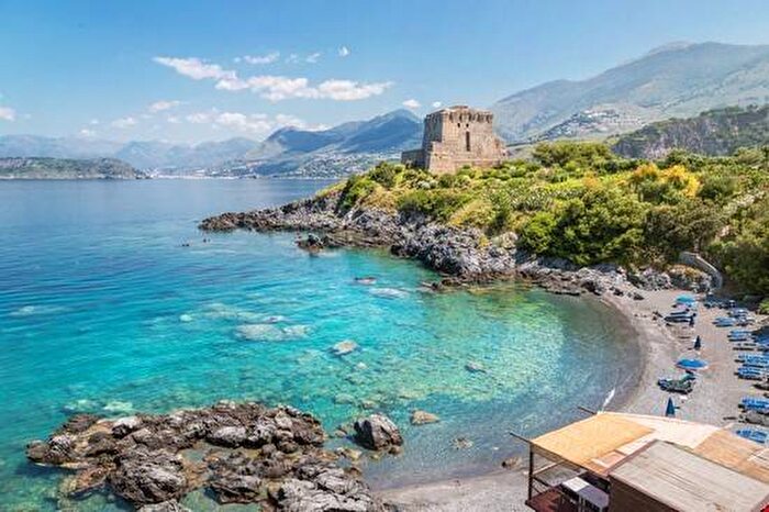 Appartamento bilocale in affitto in Via Giuseppe Garibaldi, San Nicola Arcella