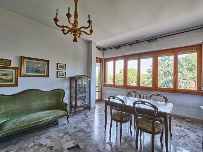 Appartamento con 5 locali in vendita in Via Vivaldi, Scandicci