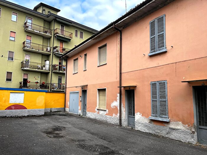 Casa con 5 locali in vendita in Pandino