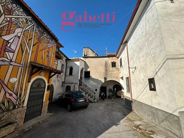 Casa trilocale in vendita in Via Porta Agricola, San Potito Sannitico