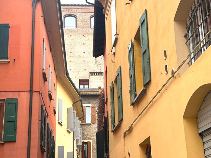 Appartamento con 5 locali in affitto in Centro Storico, Bologna