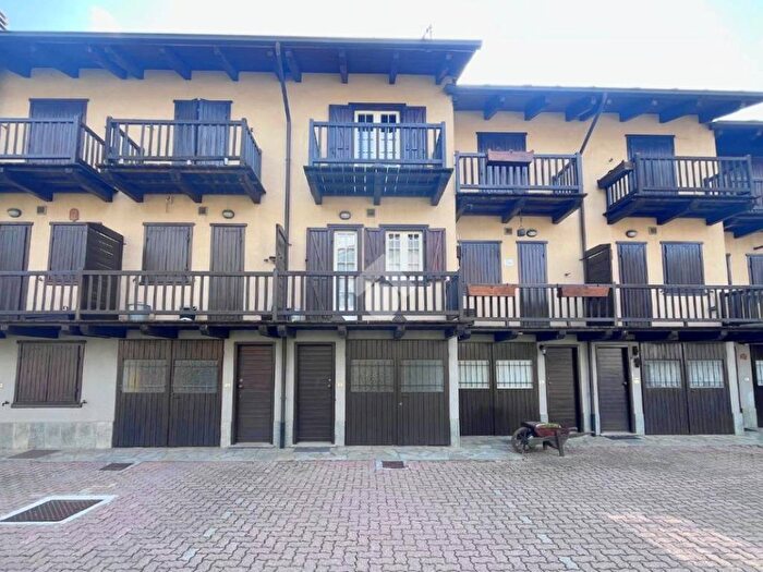 Casa quadrilocale in affitto in Via San Lorenzo, Centro, Oulx