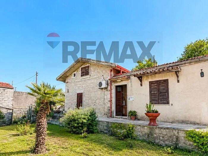 Casa con 7 locali in vendita in Via Gianforma Margione, Modica