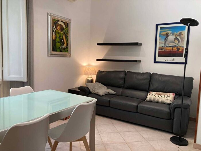 Appartamento trilocale in affitto in Via Francesco Baracca, Novoli, Firenze