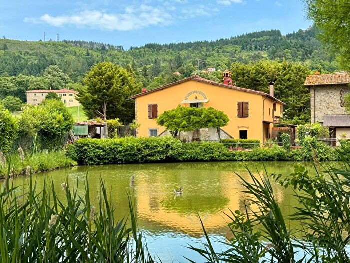 Casa con 12 locali in vendita in Via della Chiesa, Vaglia