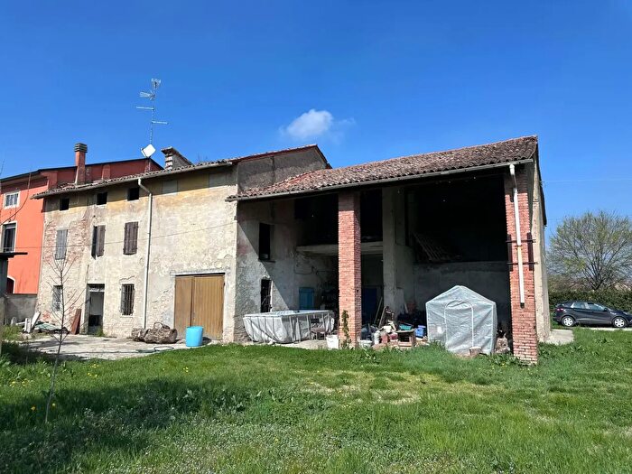 Casa con 10 locali in vendita in Strada del Malcantone, Torrile