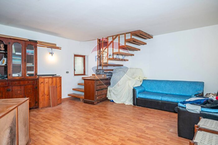 Casa con 6 locali in vendita in Via Celso bis, Caltagirone