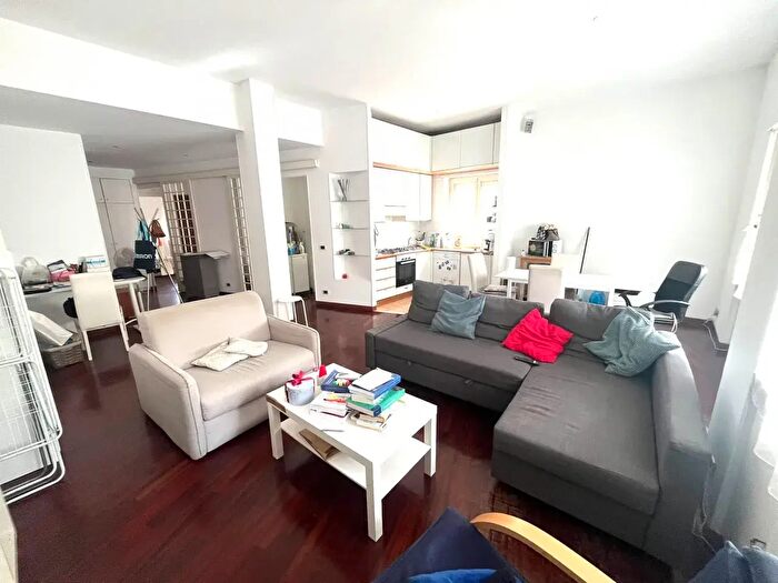 Appartamento trilocale in affitto in Via Raffaele Cappelli, Roma