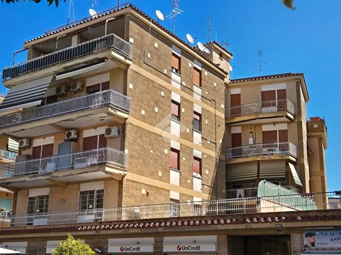 Appartamento bilocale in vendita in Via Roma, Pomezia