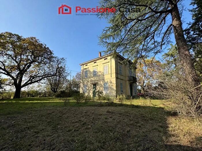 Casa con 9 locali in vendita in Via per Parma, Traversetolo