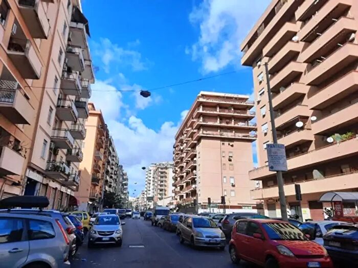 Appartamento quadrilocale in vendita in Via Sampolo, Palermo