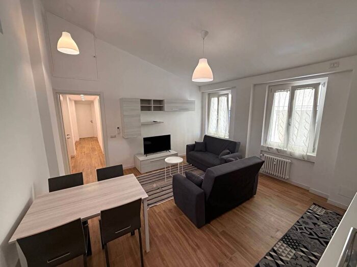 Appartamento trilocale in affitto in Via Piacenza, Porta Romana Medaglie d'Oro, Milano
