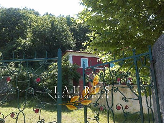 Casa con 6 locali in vendita in Pretoro