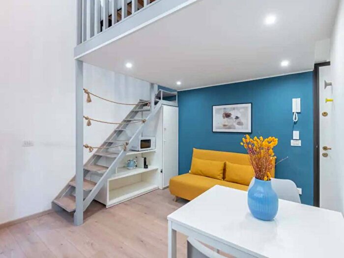 Appartamento monolocale in affitto in Via Luigi Porro Lambertenghi, Isola, Milano