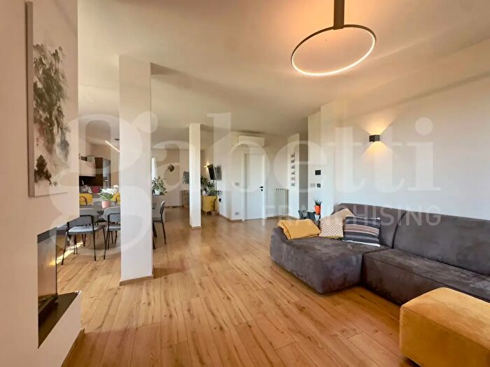 Appartamento con 6 locali in vendita in Via Tiepolo, Bruino