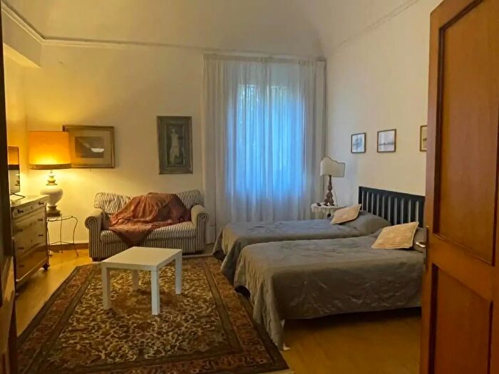 Appartamento con 7 locali in vendita in Pisa