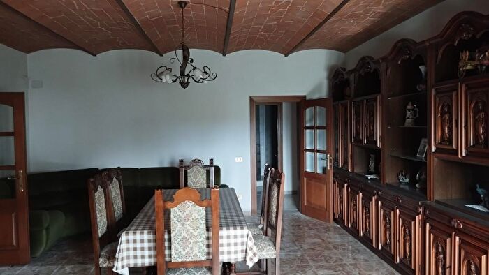 Appartamento con 5 locali in vendita in Cascina