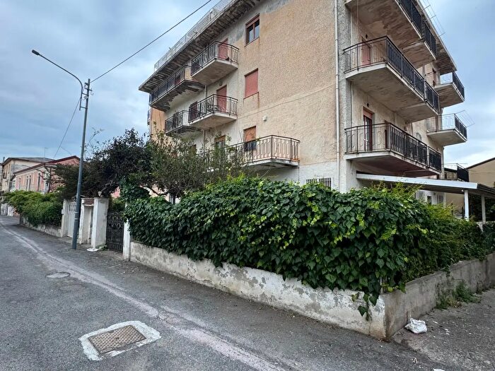 Appartamento con 6 locali in vendita in Via Eroi di Sapri, Falerna