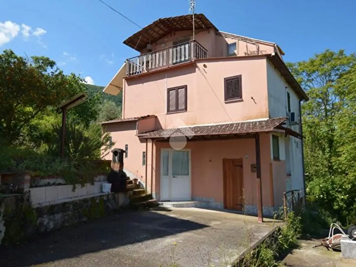 Casa con 6 locali in vendita in Cda Restinola, SantAgata De Goti
